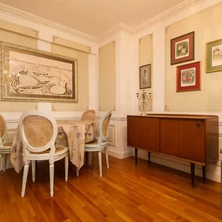 Balcony In Vieux 500m From The Beach